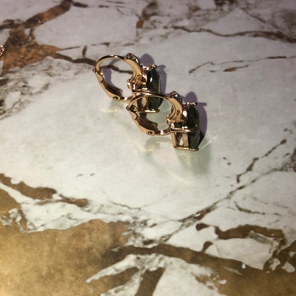 Peridot necklace and earring - Picture 6 of 6